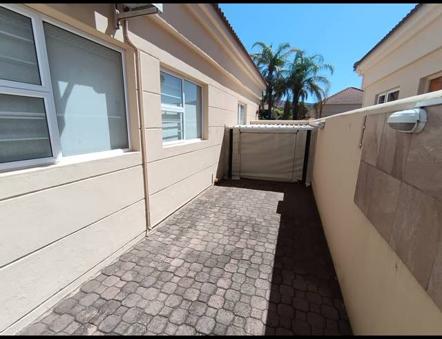 3 BEDROOM TOWNHOUSE FOR SALE IN PROTEA PARK
